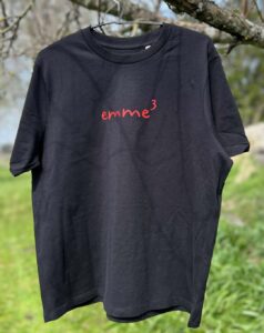 t särk kirjaga “emme” (lisatava numbriga)